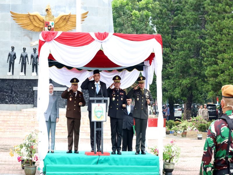 Peringati Hari Kesaktian Pancasila, Gubernur Bobby Nasution Berikan Tali Asih ke Keluarga Letda Sujono