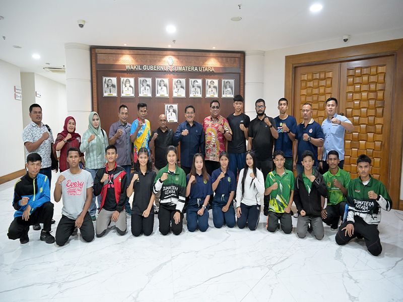 Sekdaprov Sumut Beri Semangat Atlet Tinju Hadapi Popnas 2025